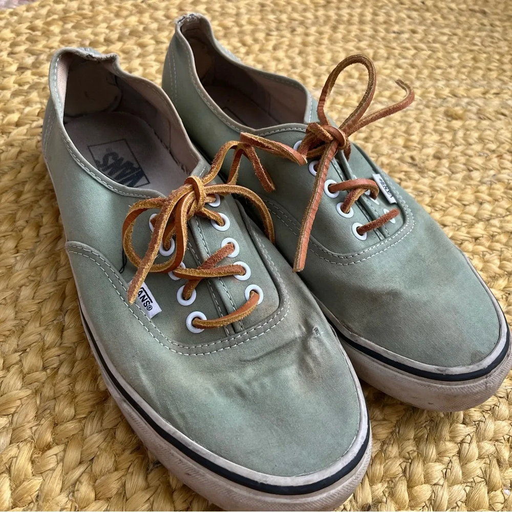 Vans RARE Men's Authentic Low-Top Sneakers in Sage Olive Green leather laces - Picture 2 of 6